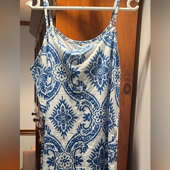 Blue and White Patterned tunic - Picture 2 of 3